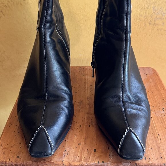 Luc Berjen women's leather ankle boots (black) with side zipper. Made in Italy. - Picture 1 of 6